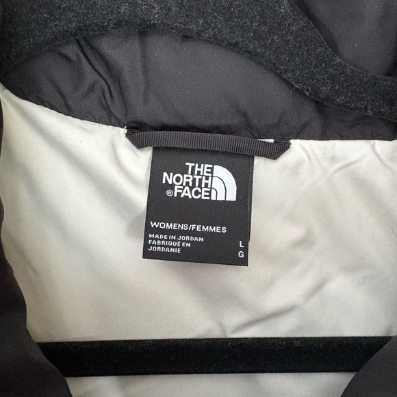 The North Face Women's Two-Tone Vest - Picture 3 of 4